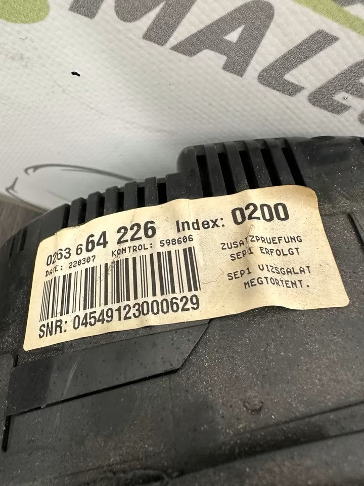 8E0920932 Tacho Kombiinstrument Audi A4 B7 8E 8H Farbdisplay