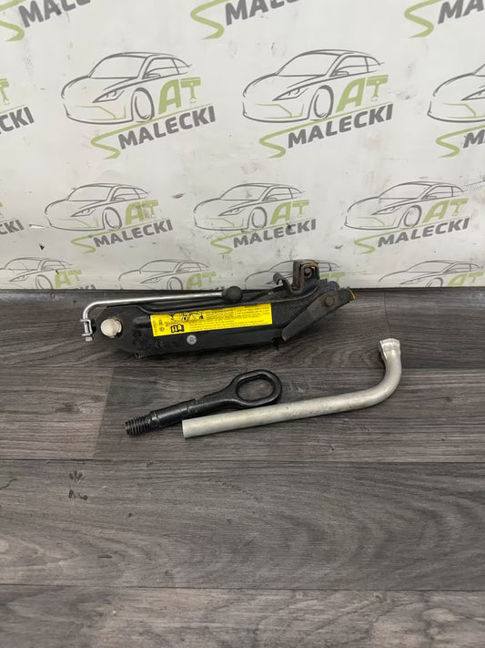 1K0011031J Wagenheber Set mit Schraubschlüssel für Audi A3 8P
