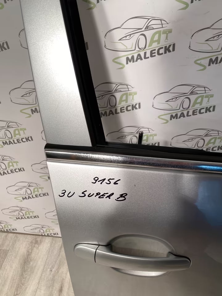 Türe Tür Vorne Rechts Skoda SuperB Modelle 3U Farbe 9156 Silber