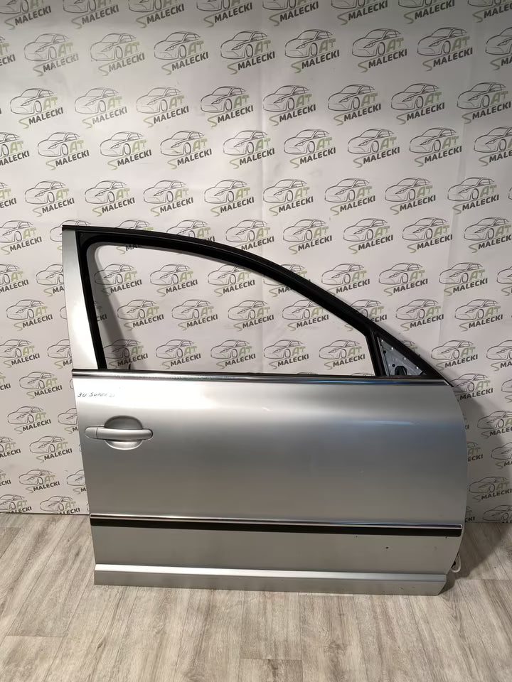 Türe Tür Vorne Rechts Skoda SuperB Modelle 3U Farbe 9156 Silber