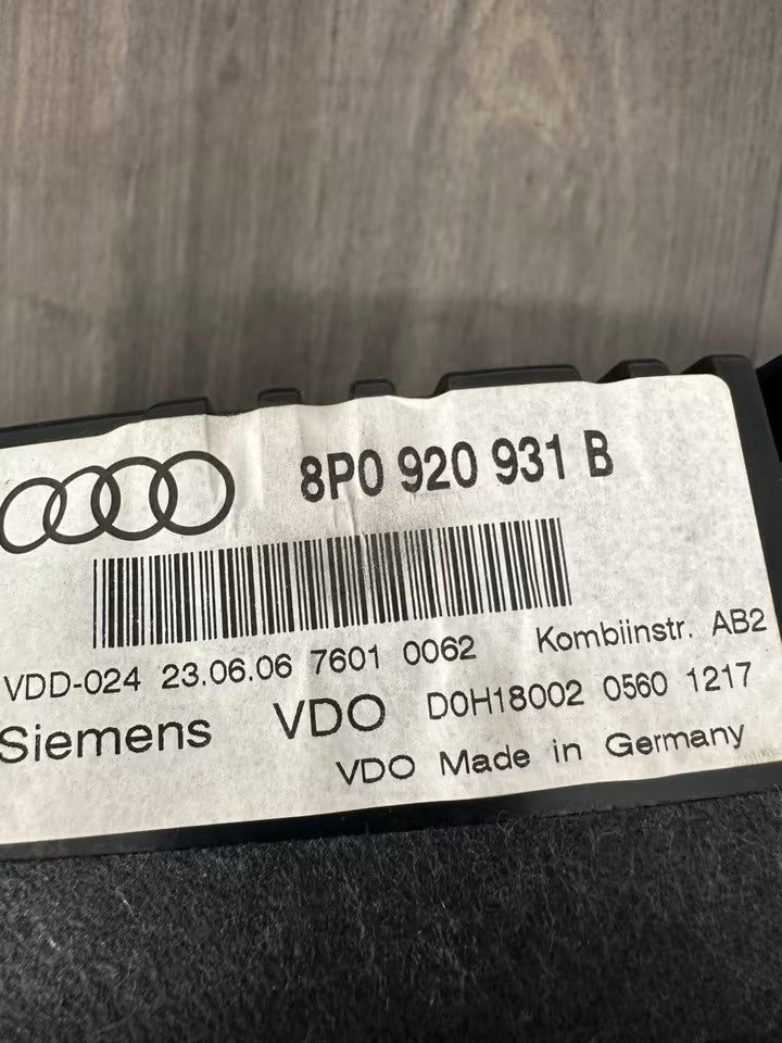 8P0920931B Tacho Kombiinstrument Audi A3 8P Modelle 2.0 FSI