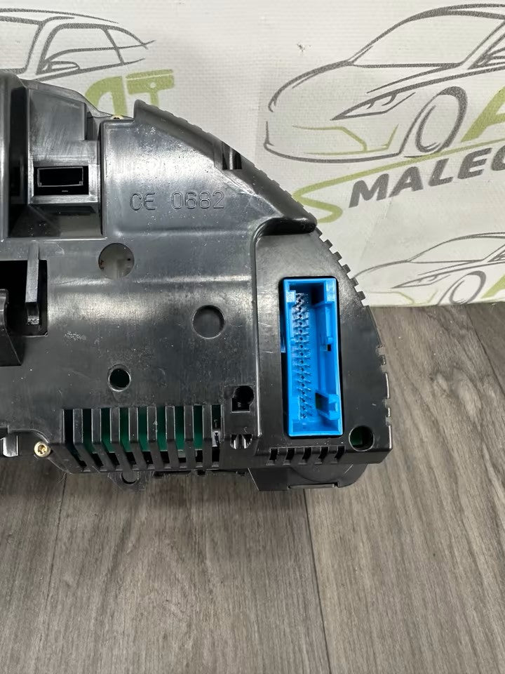8E0920900L Tacho Kombiinstrument Audi A4 B6 8E 8H 2,0 Benzin
