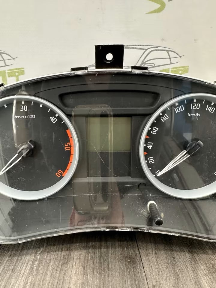 5J0920811C Tacho Kombiinstrument Skoda Fabia 5J Roomster 1,9 Tdi