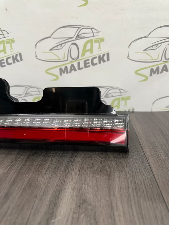 250852-02R Rücklicht Heckleuchte Rechts Volvo C40 Modell