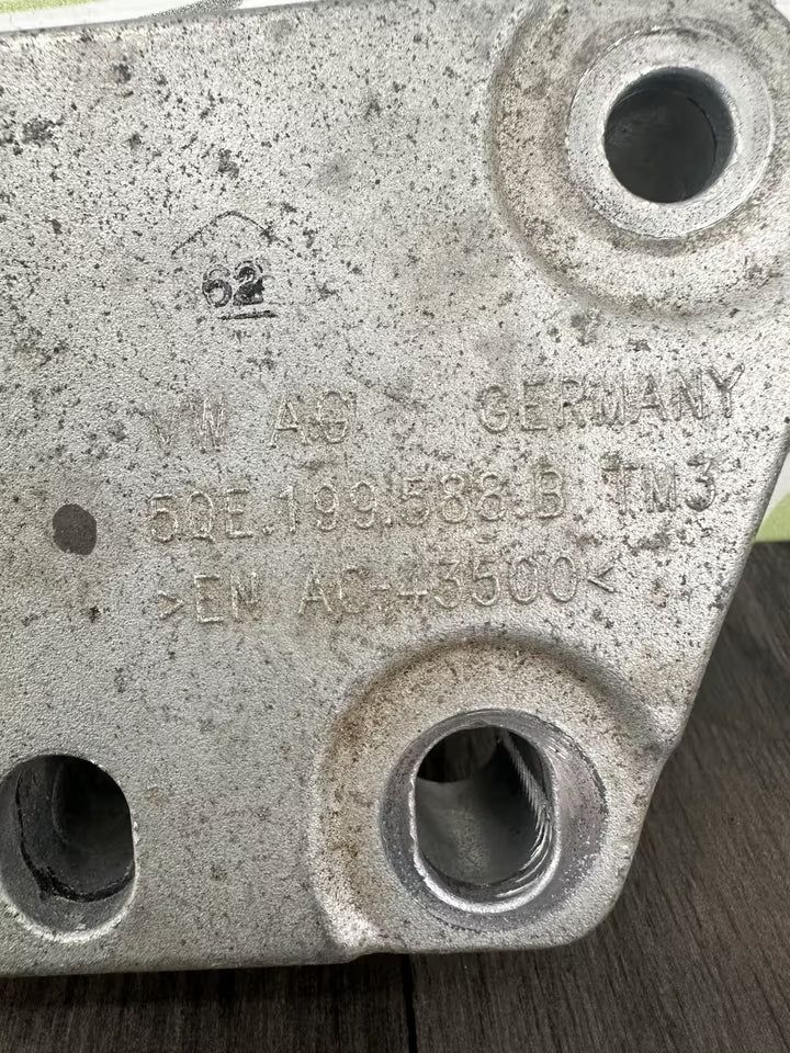 5QE199588B Motorhalter Halter Rechts Vw E-Golf VII