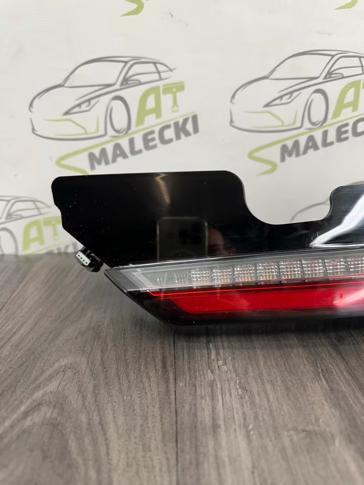 250852-02R Rücklicht Heckleuchte Rechts Volvo C40 Modell