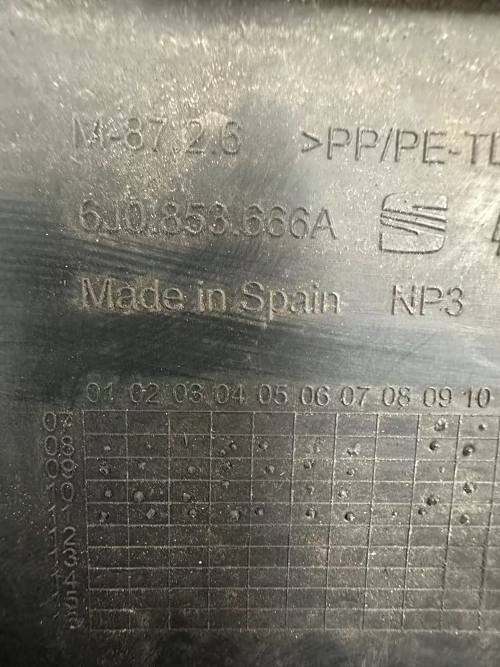 6J0853666A Stoßstangen Gitter Blende Seat Ibiza 6J Modell