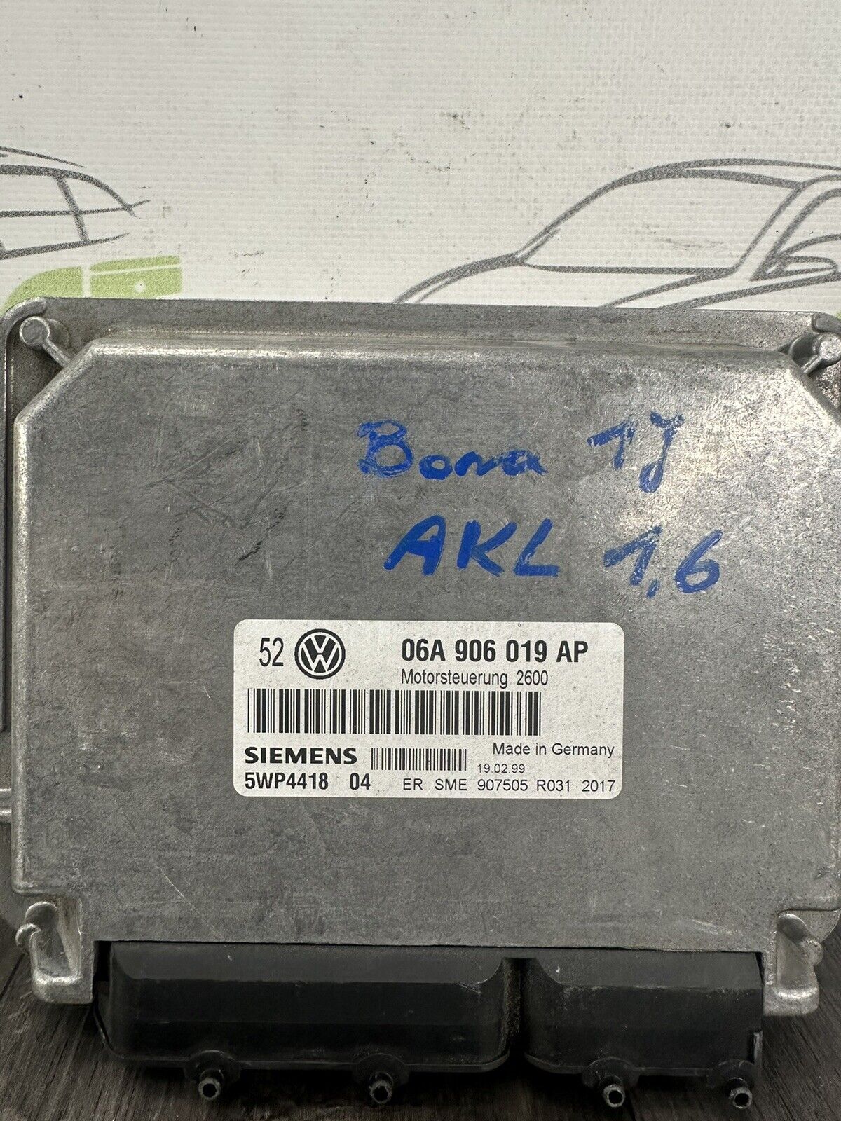 6304893