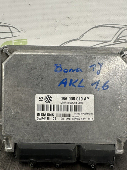 6304893