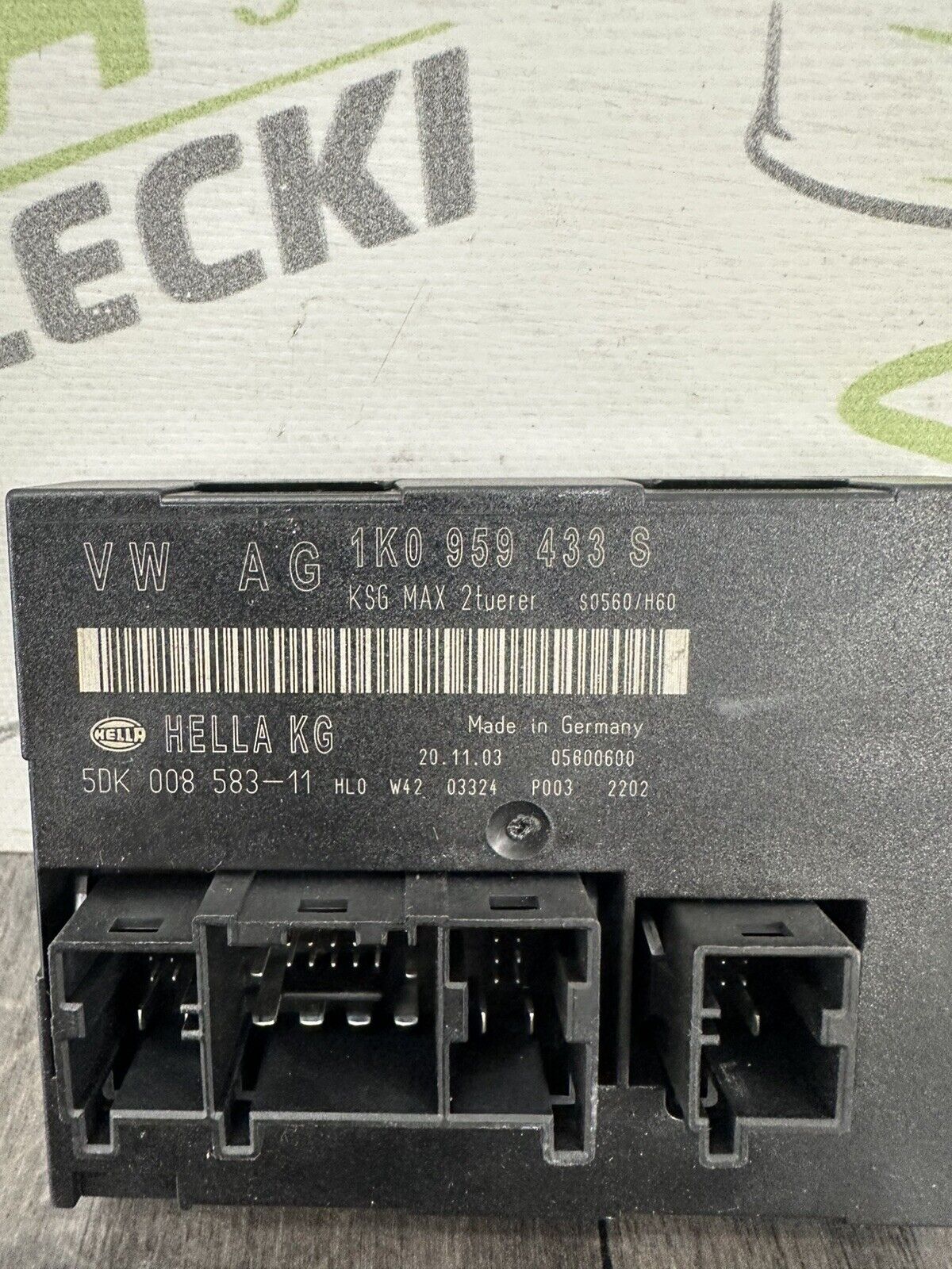 6305561
