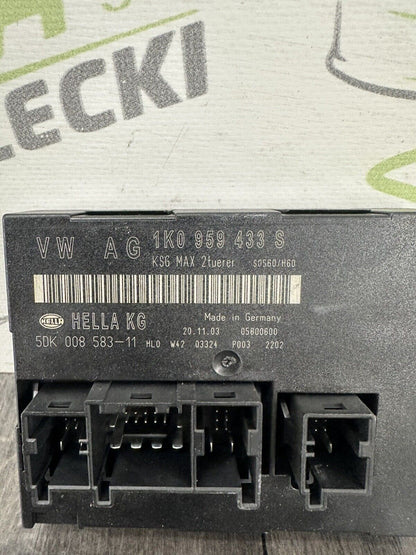6305561