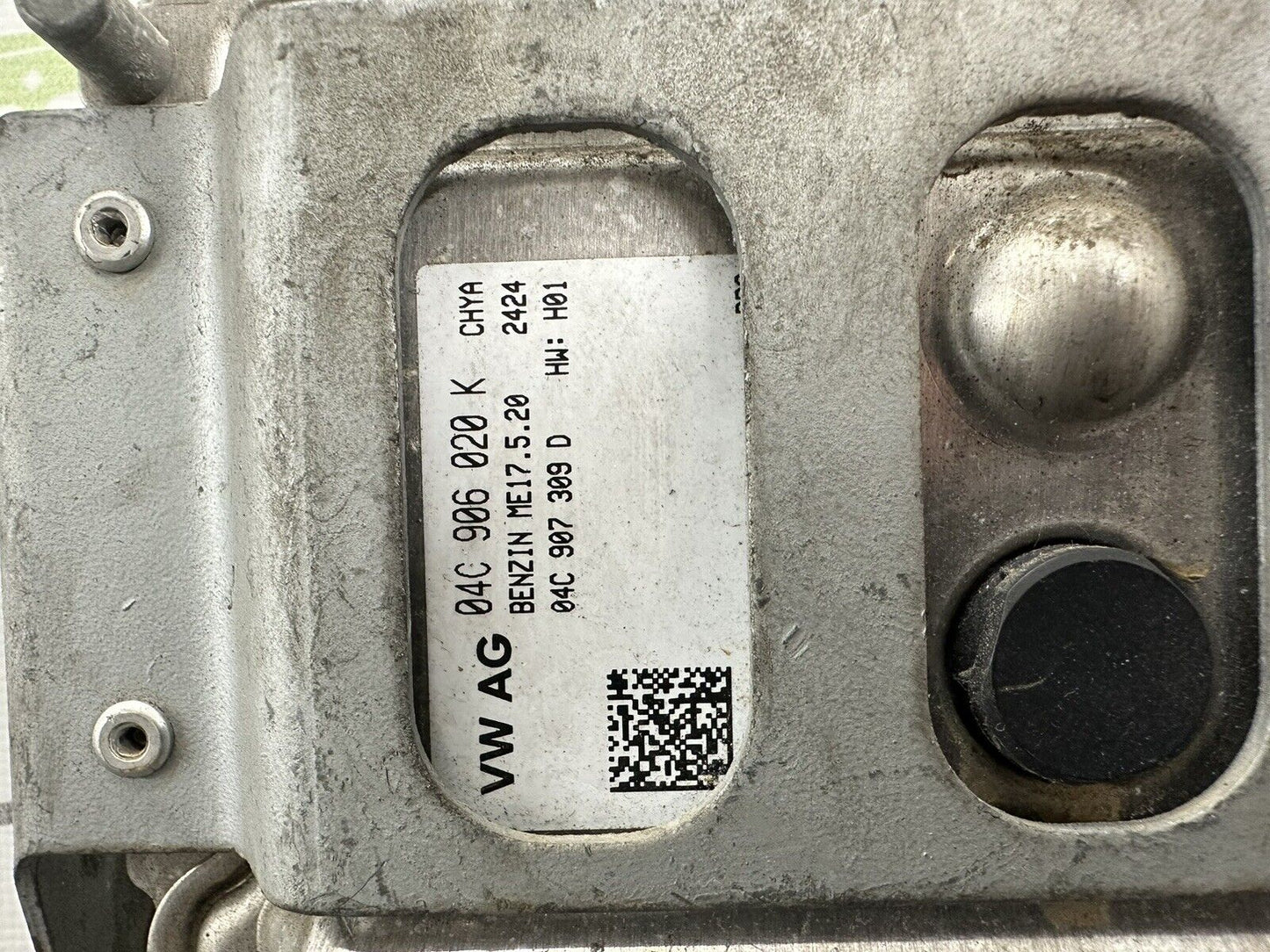 6304704