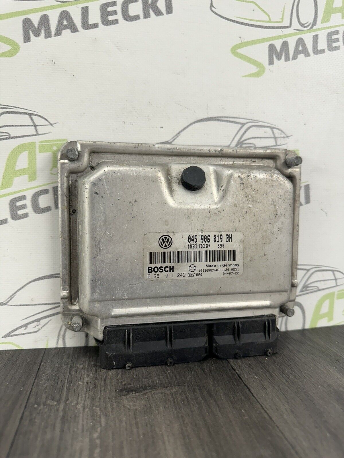 6304608