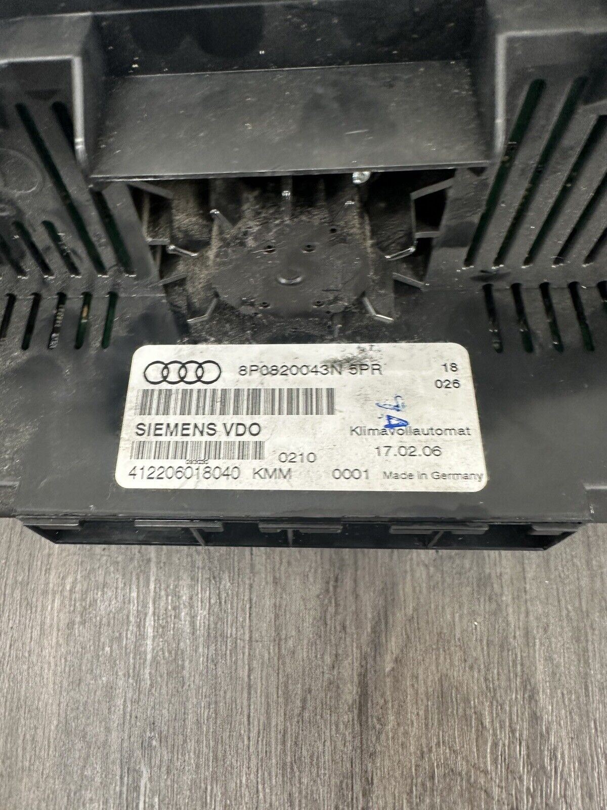 6304763