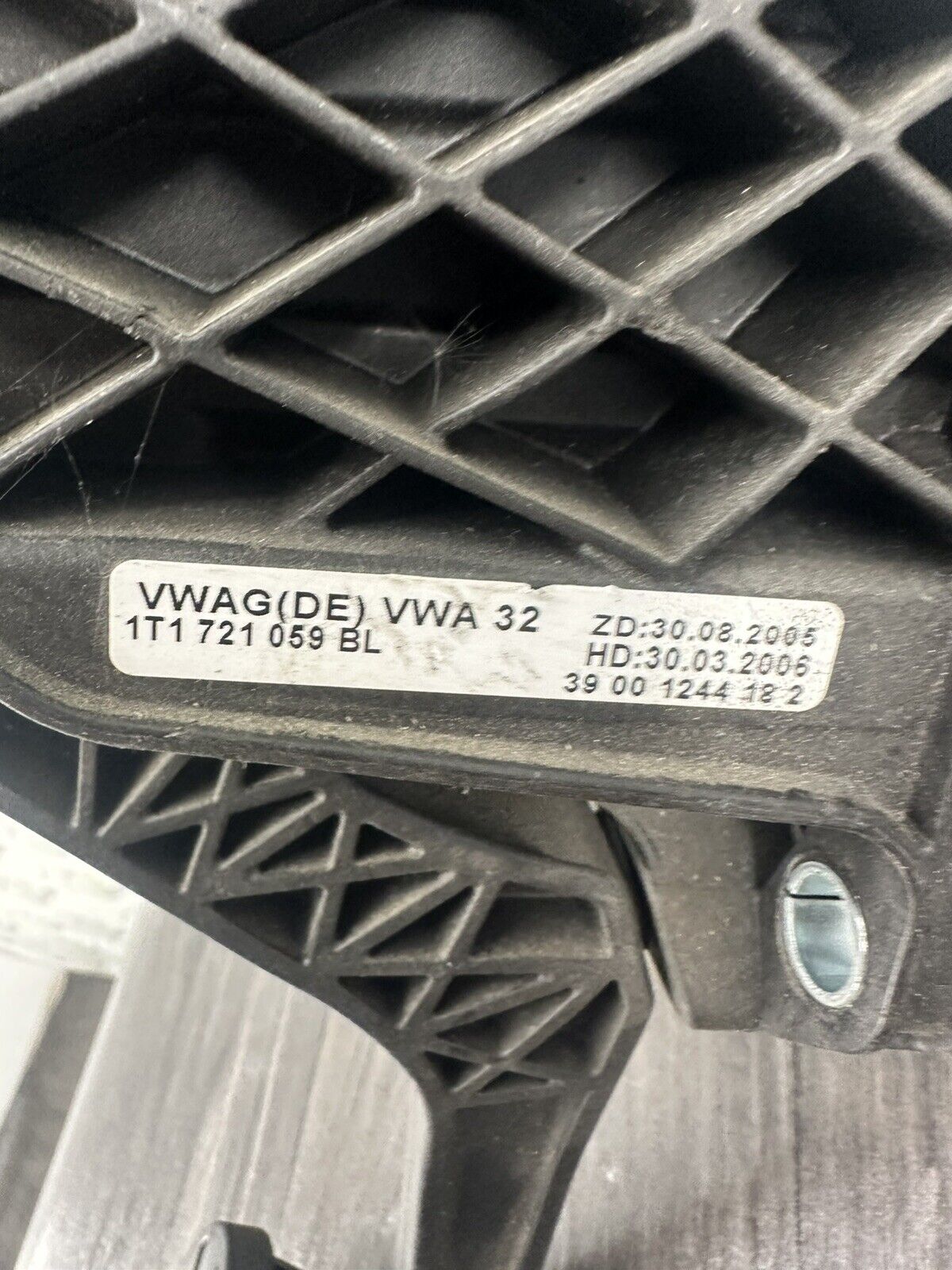 6308522
