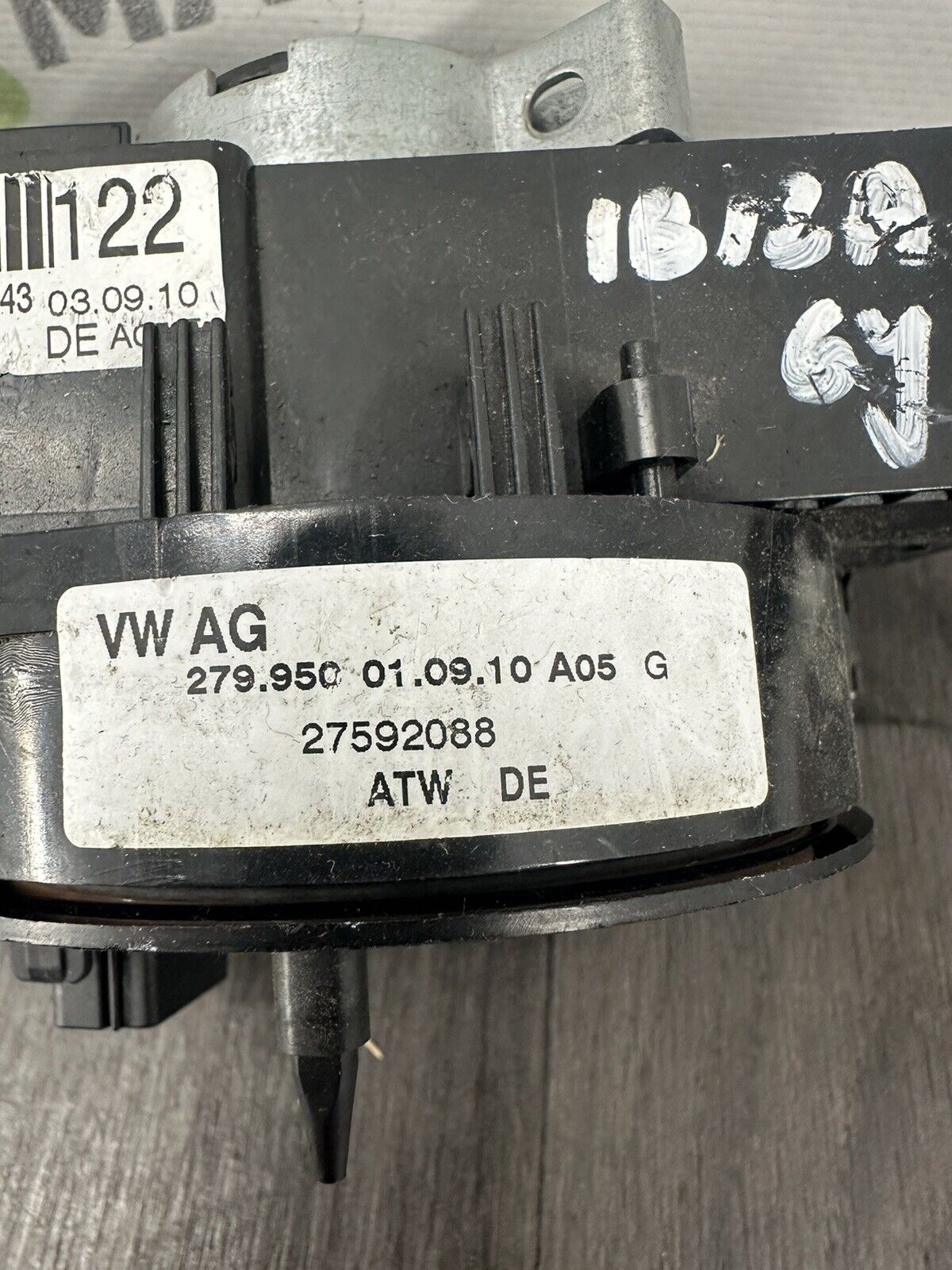 6304923