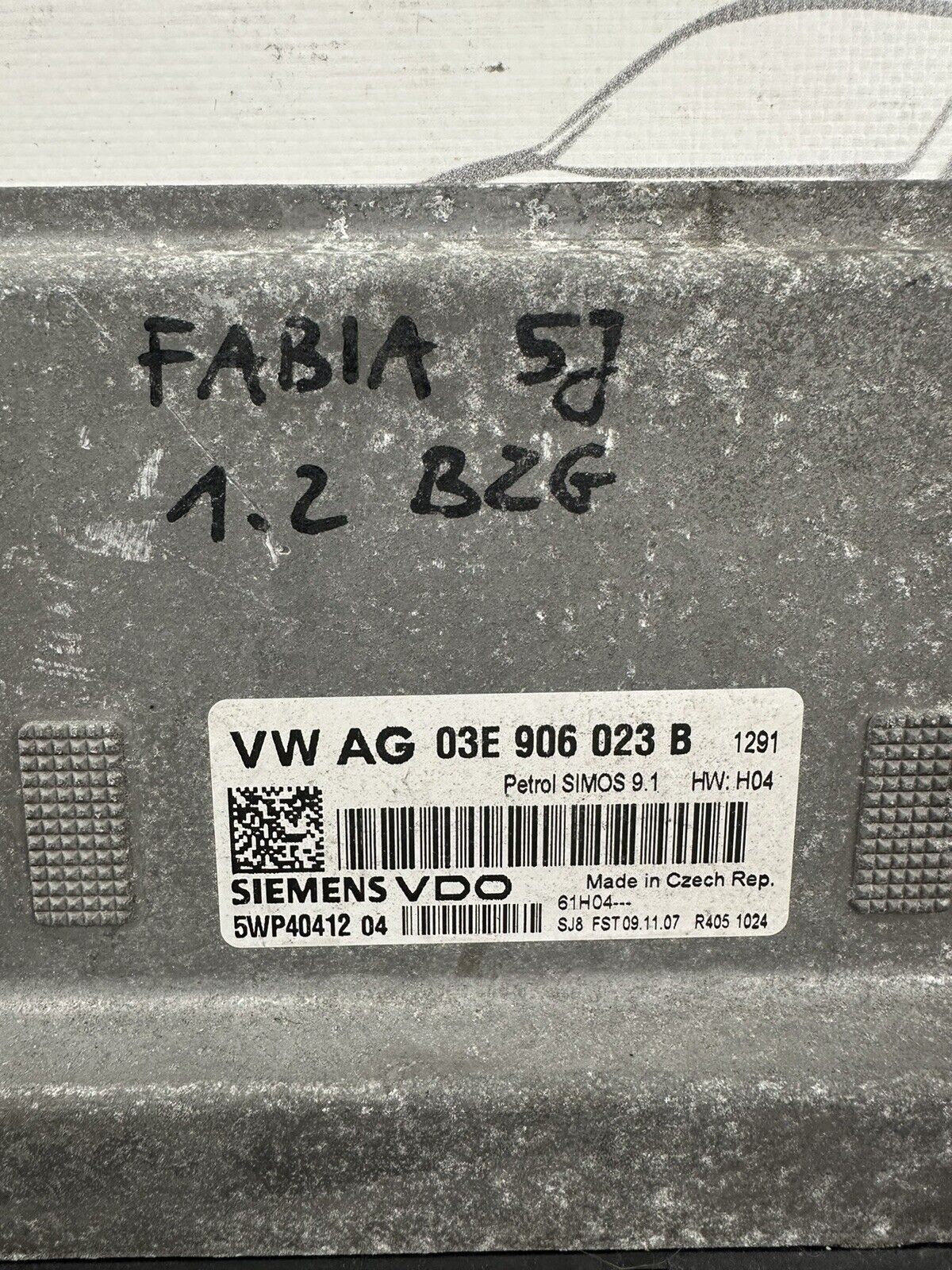6304641