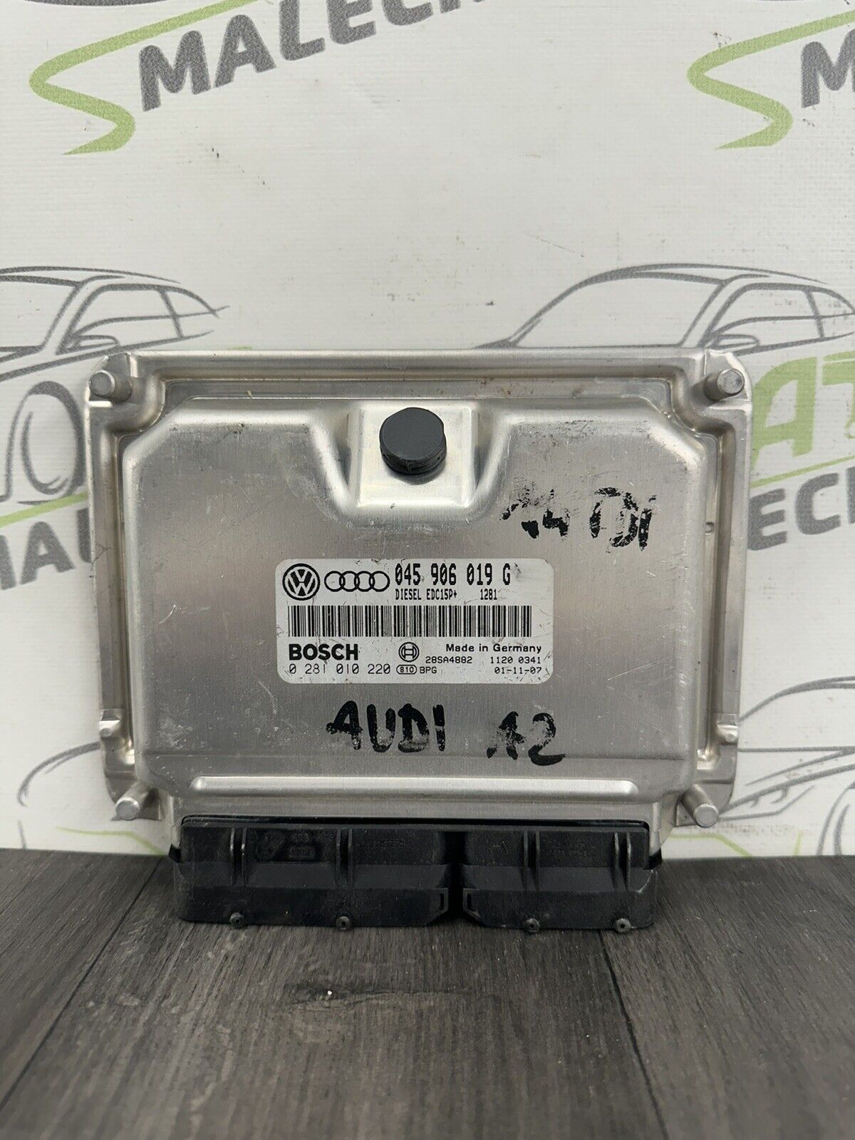 6304678