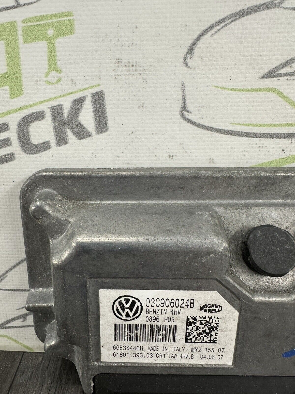 6304698