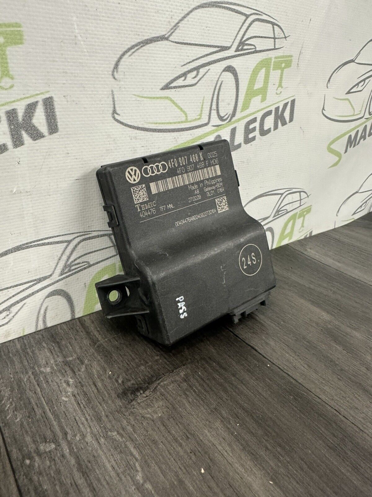 6304648