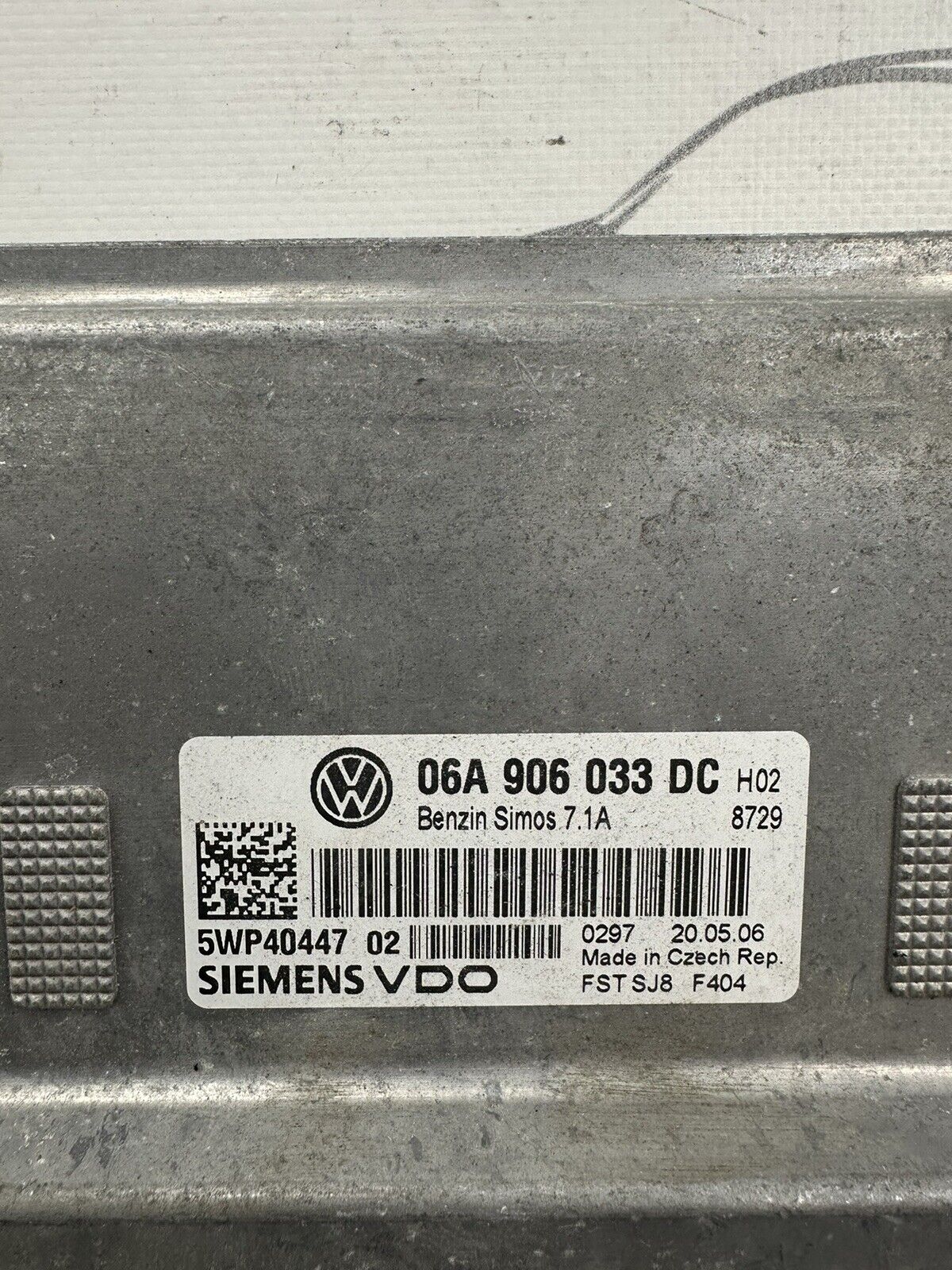 6304652