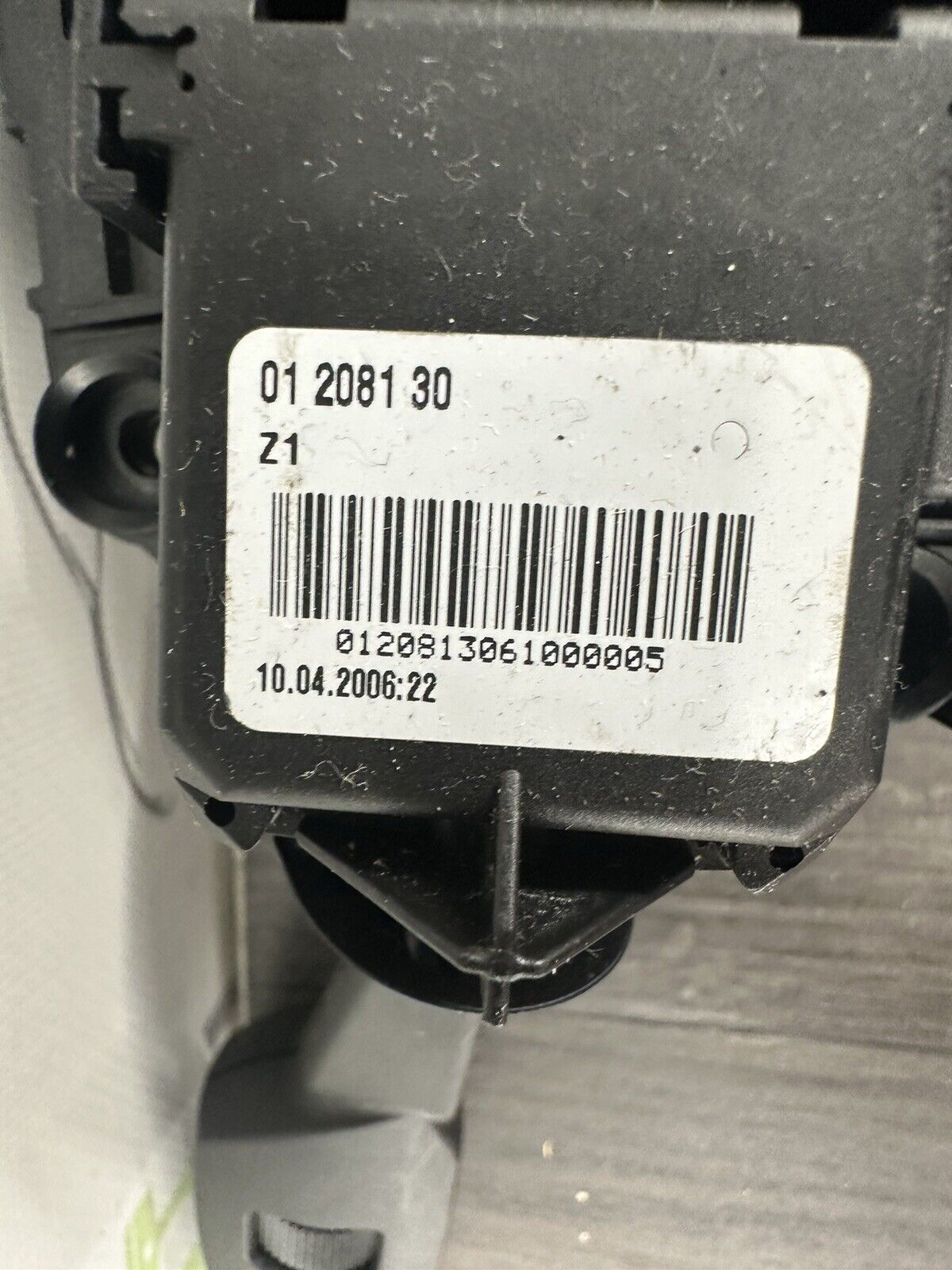 6305769