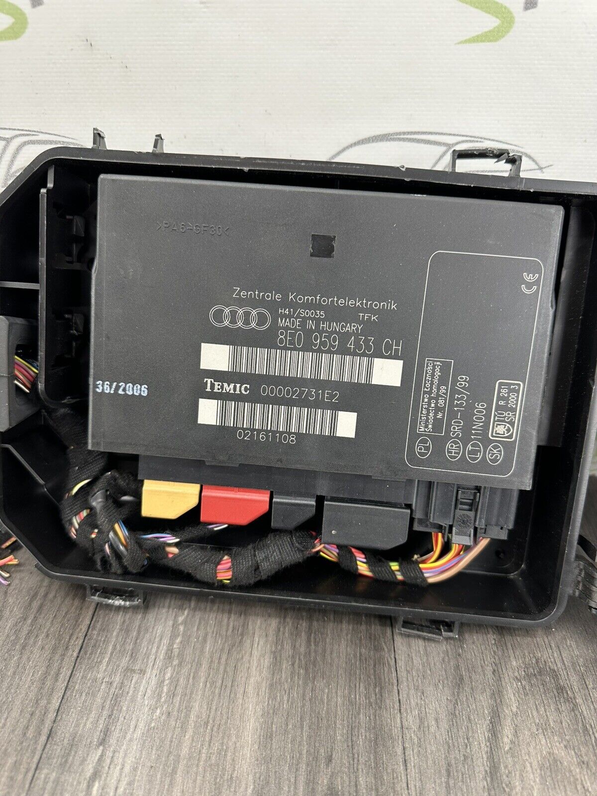 6304951