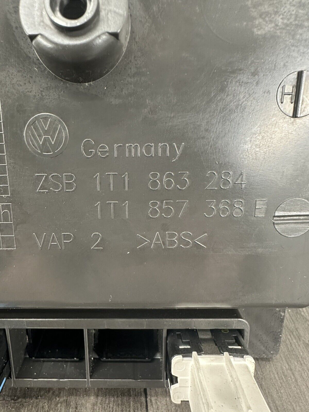 6305881