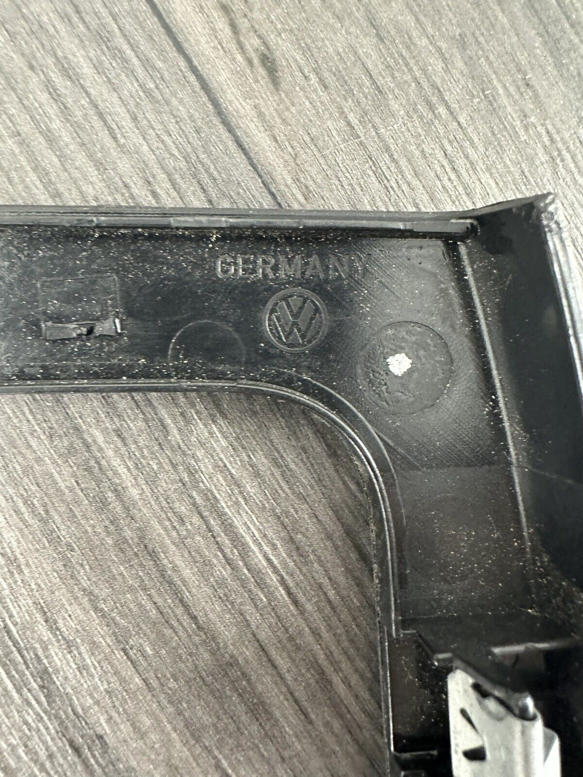 6305990