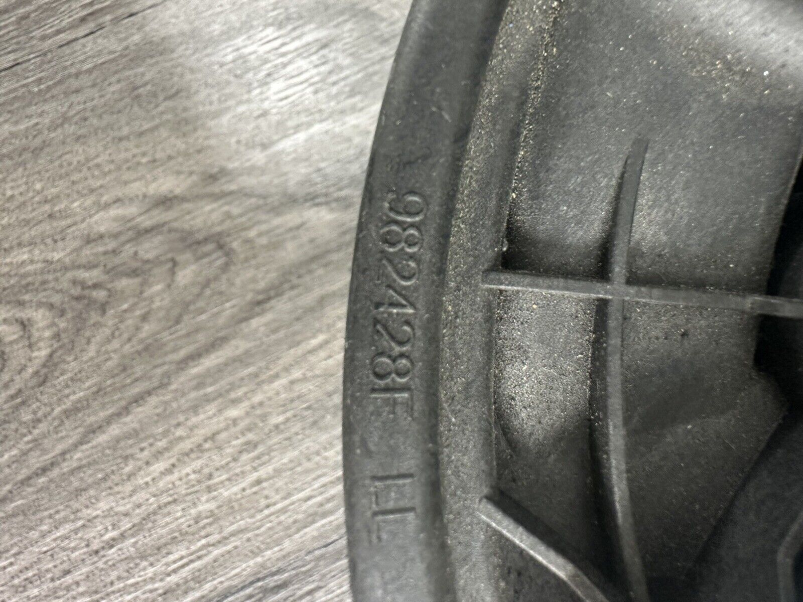 6308305