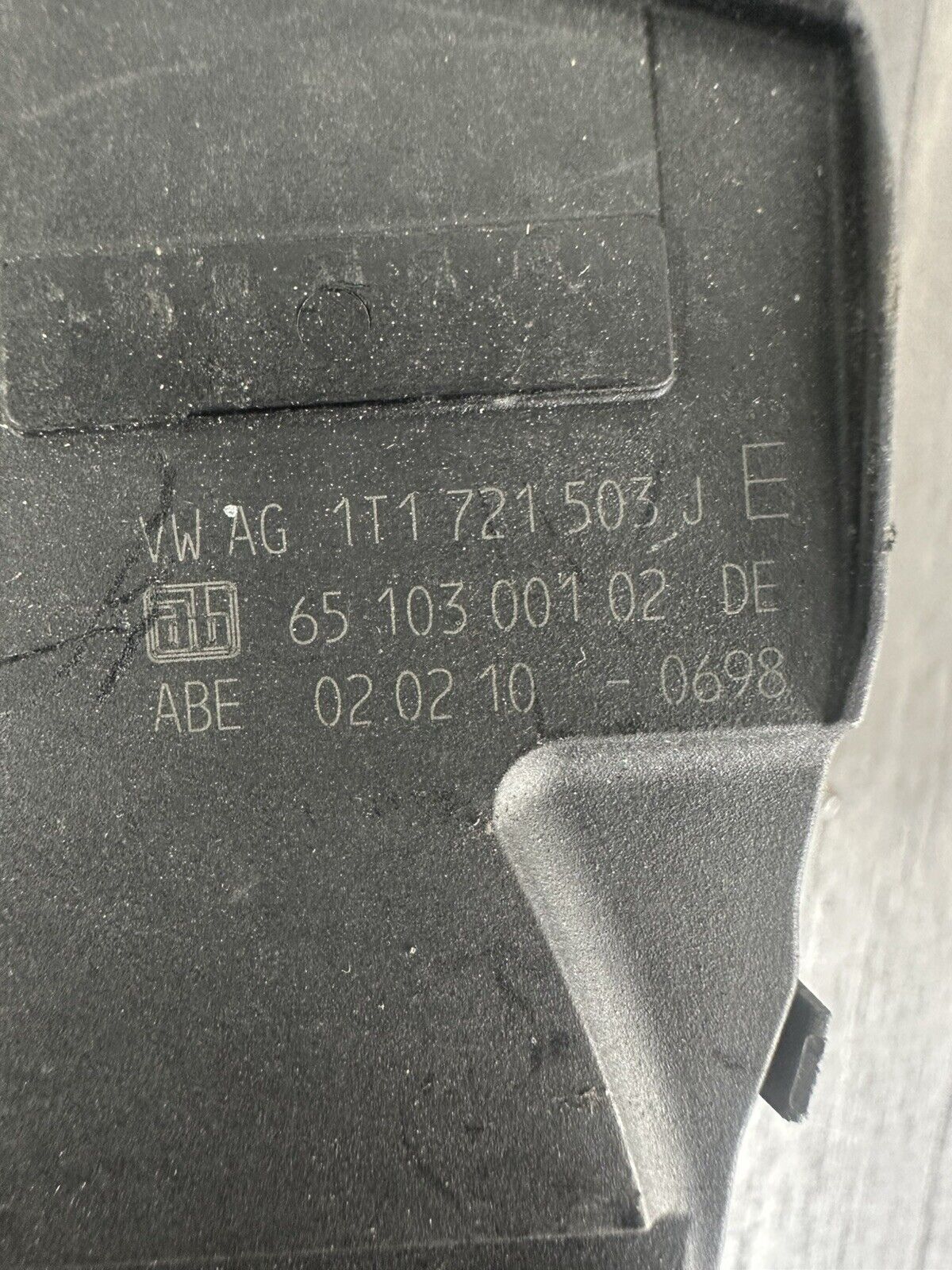 6308319
