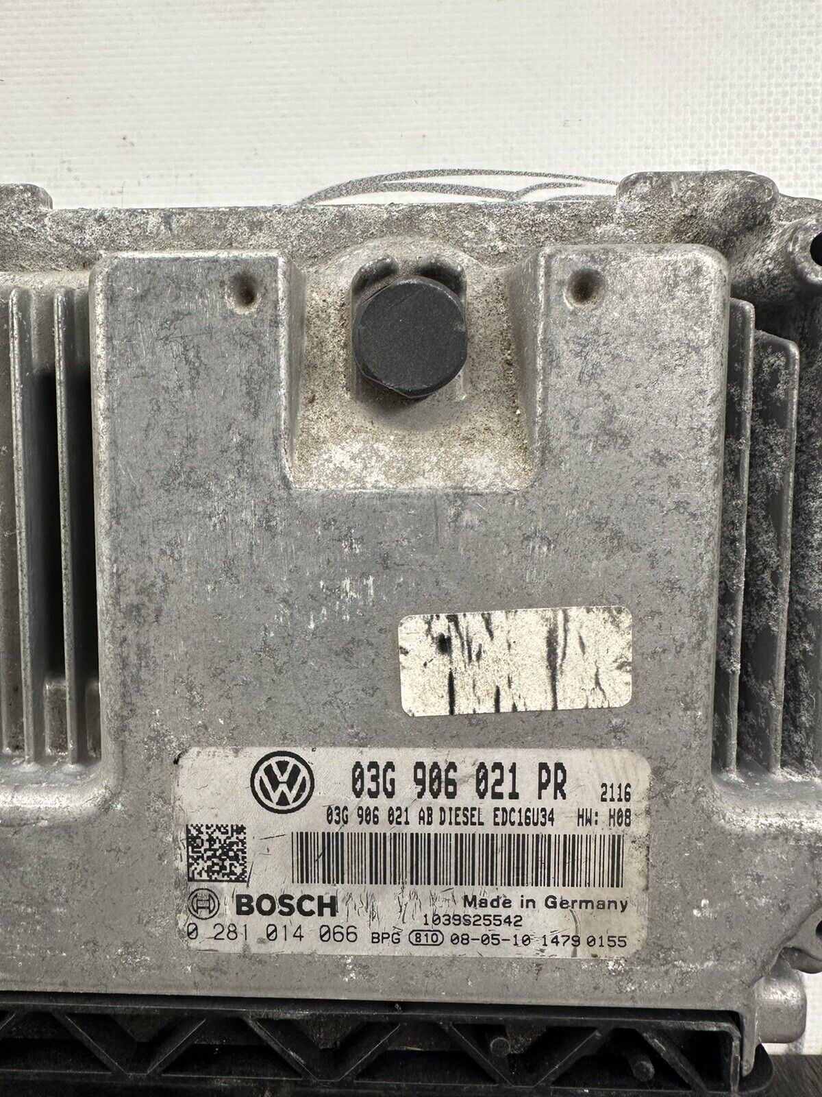 6304881