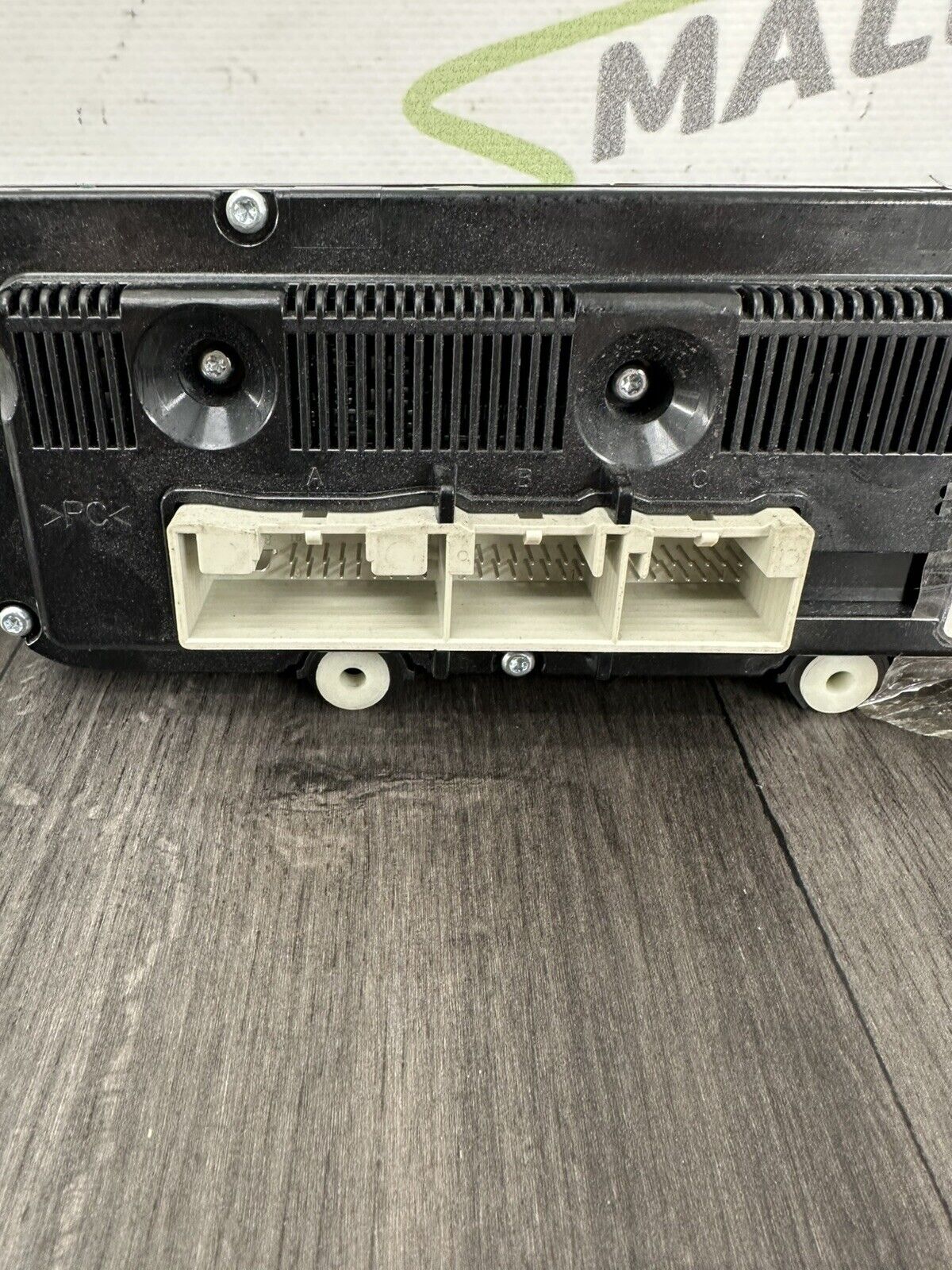 6305570
