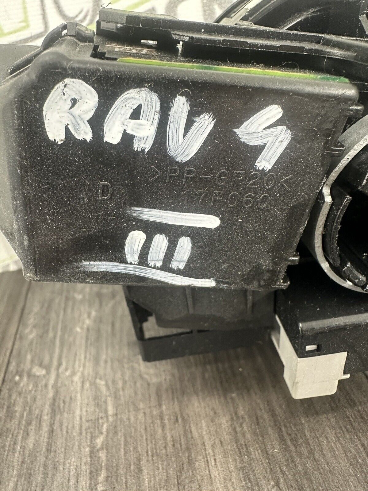 6305822