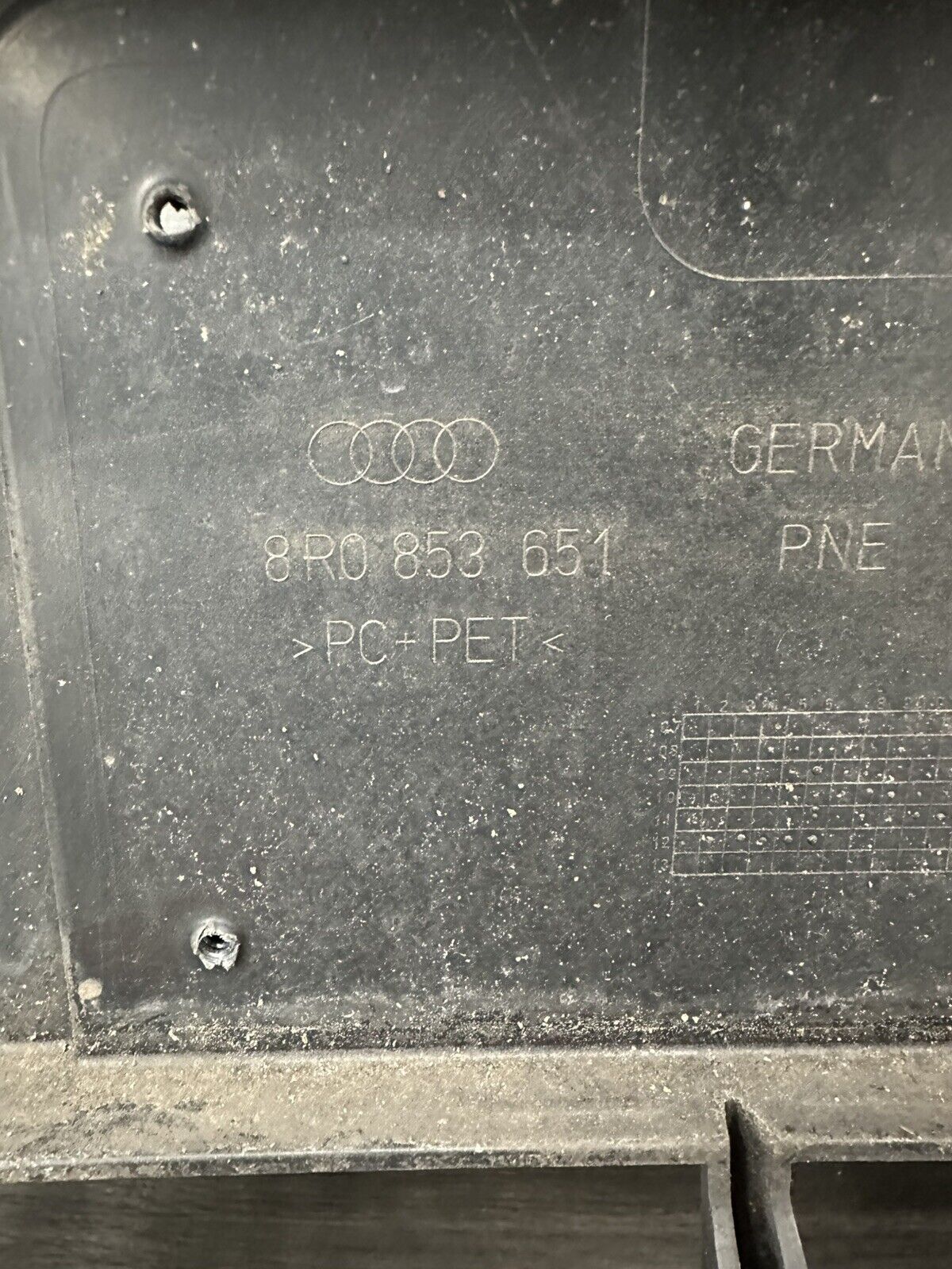 6305872