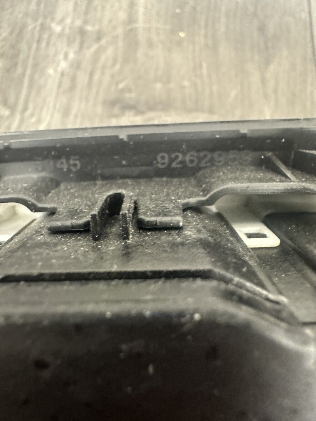6305372