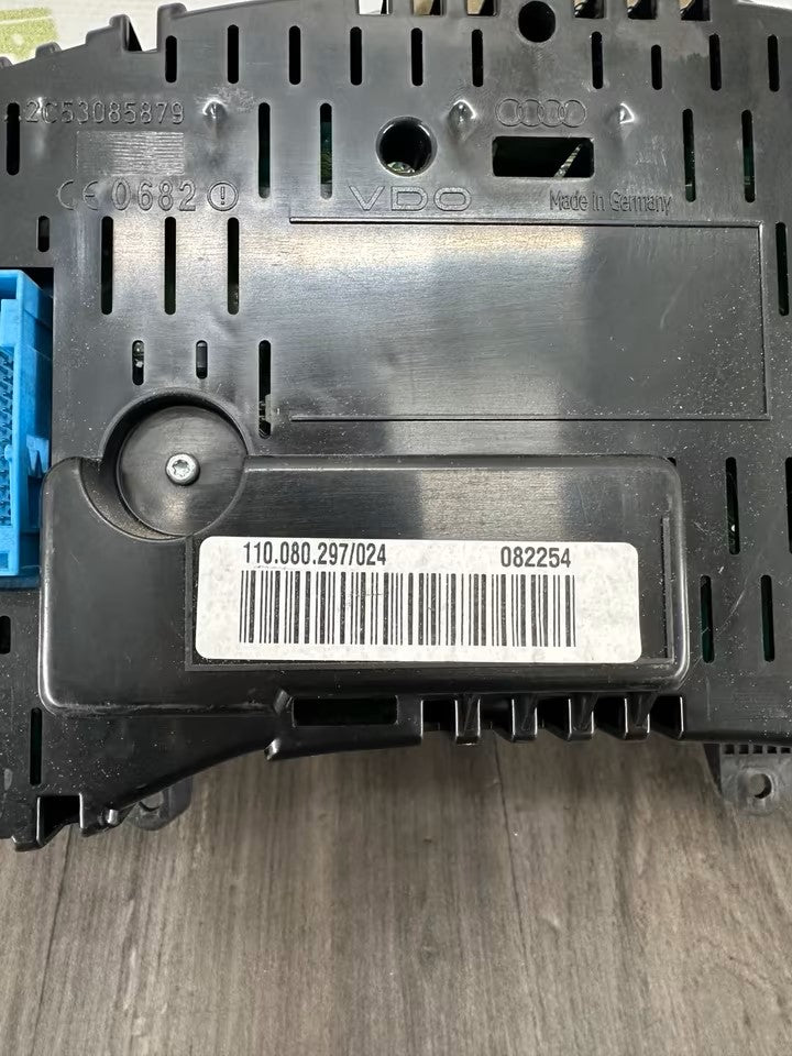 8P0920931 Tacho Kombiinstrument Audi A3 8P 2,0 Tdi 2007Bj