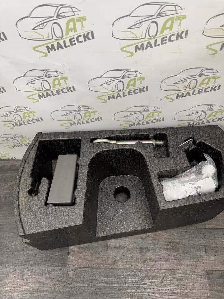 6J0863470 Pannenset Werkzeugkasten Seat Ibiza 6J Modelle