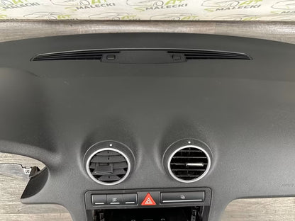 Armaturenbrett Cockpit Dashboard Audi A3 8P Modell 03-12Bj