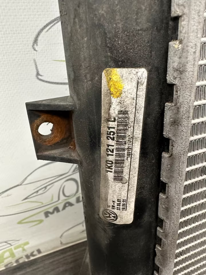 1K0121251C Kühler Wasserkühler Vw Golf Vw Touran Benziner 1,4 1,6