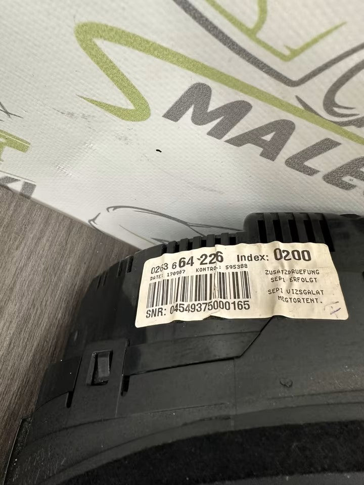 8E0920932 Tacho Kombiinstrument Audi A4 B7 8E 8H 2,0 Tdi 153000km