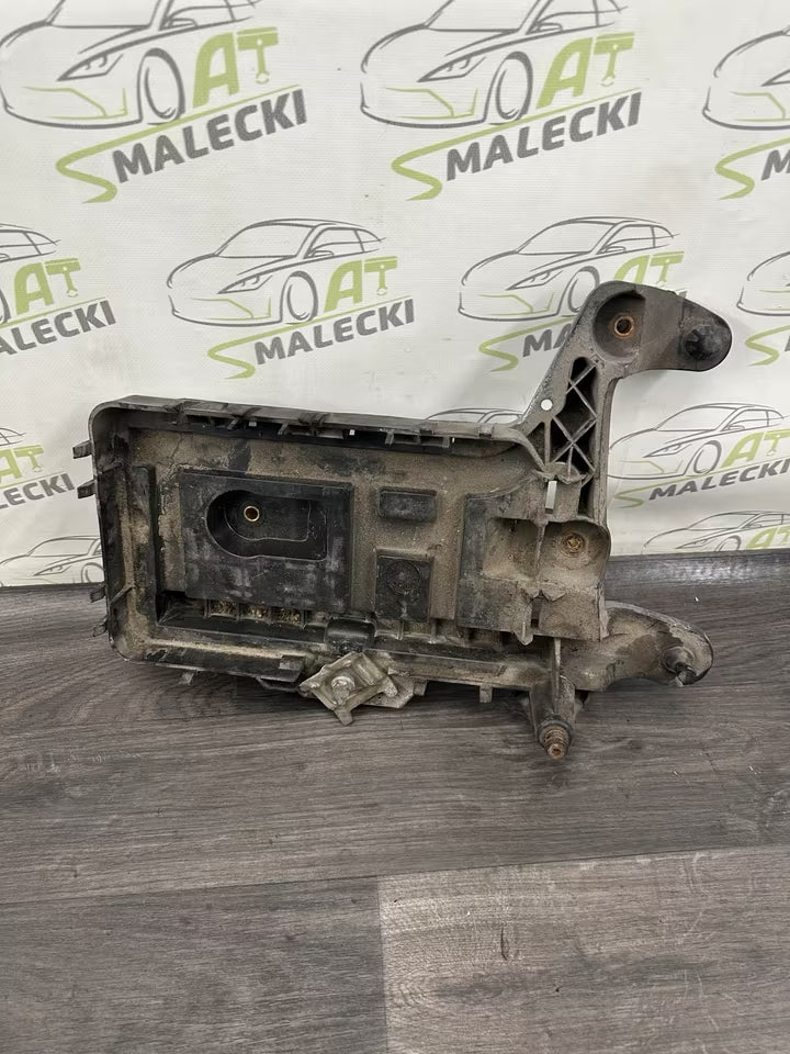 1K0915333C Batteriehalterung VW Golf V Touran A3 8P