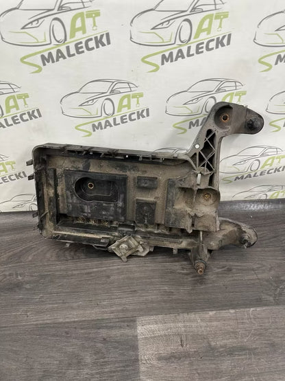 1K0915333C Batteriehalterung VW Golf V Touran A3 8P