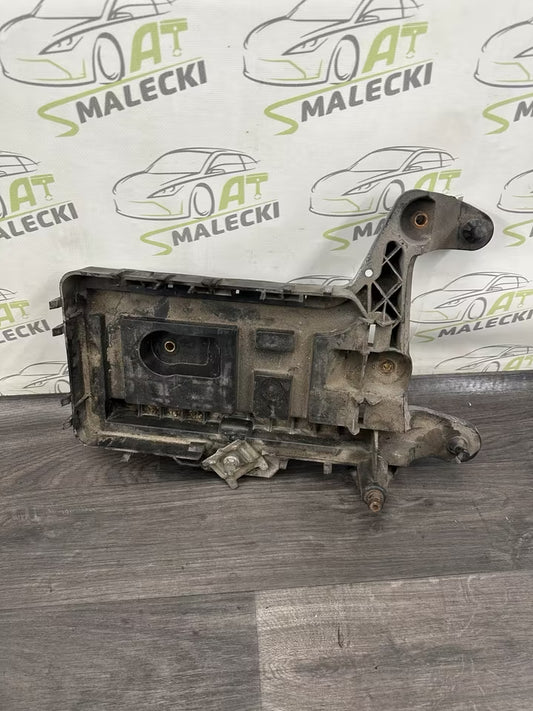 1K0915333C Batteriehalterung VW Golf V Touran A3 8P