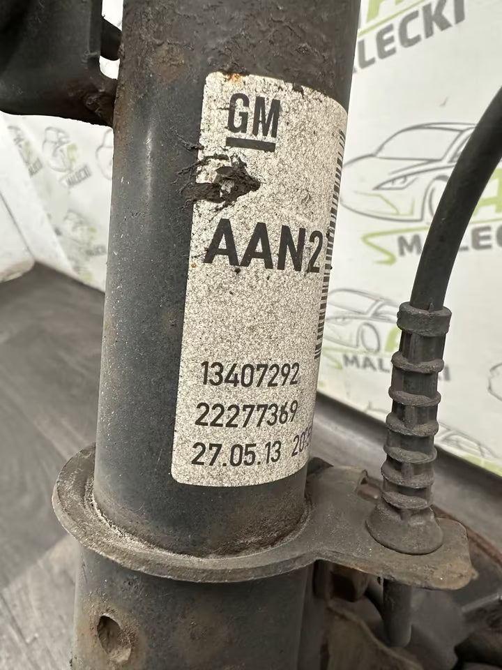 Achsschenkel Radnabe Federbein Links Opel Corsa D 1,3 CDTI 55703