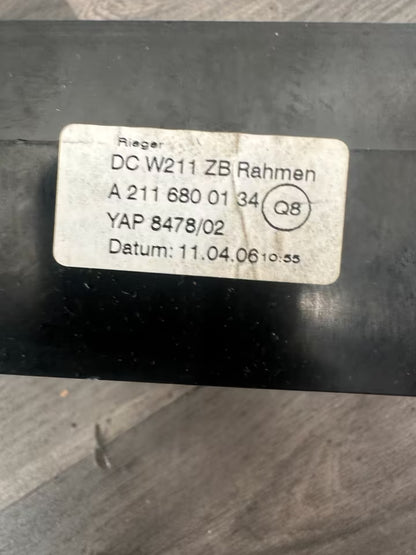 A2116800134 Navi Schacht Einbaurahmen Mercedes Benz W211