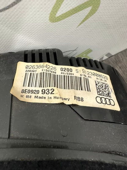 8E0920932 Tacho Kombiinstrument Audi A4 B7 8E 8H Farbdisplay