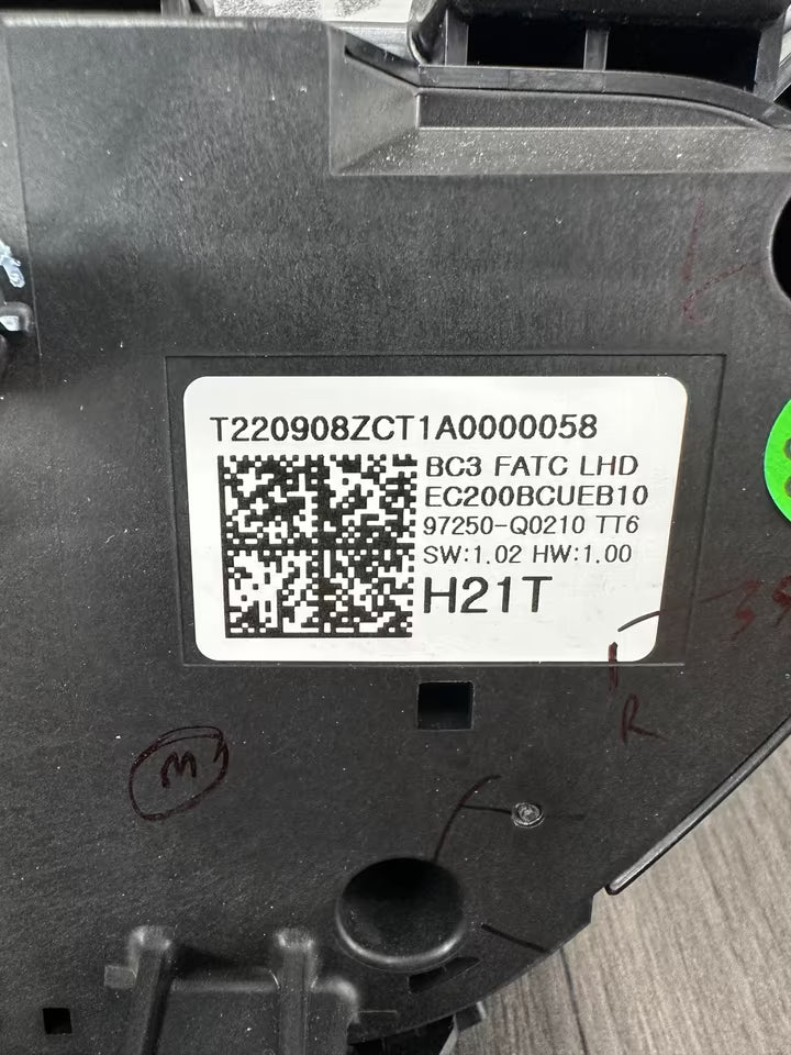 97250-Q0210 Klimabedienteil Kontrollpanel Hyundai Bayon 2023 Bj