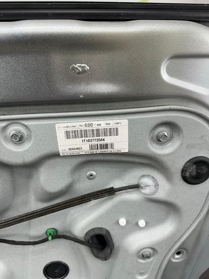 Türe Tür Vorne Rechts Vw Touran 1T 03-15 Bj Farbe LA7W Silber