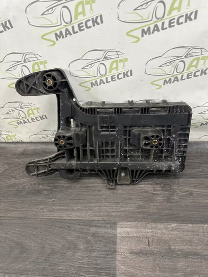 1K0915333C Batteriehalterung VW Golf V Touran A3 8P